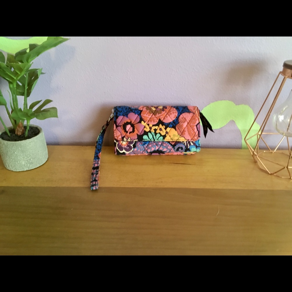 Vera Bradley phone wallet